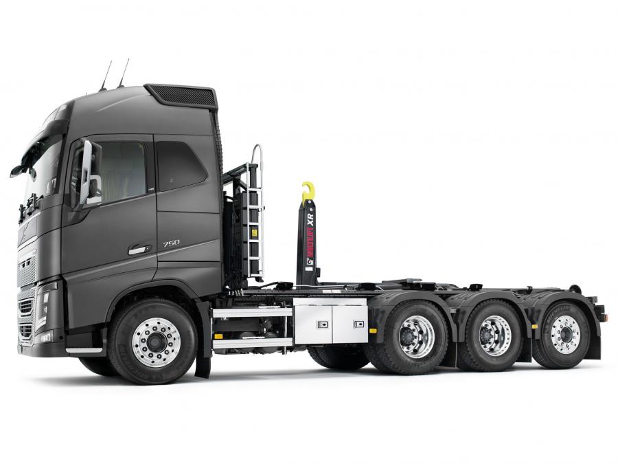  Volvo FH16 750 8x4 2012 года  (фото 2 из 7)